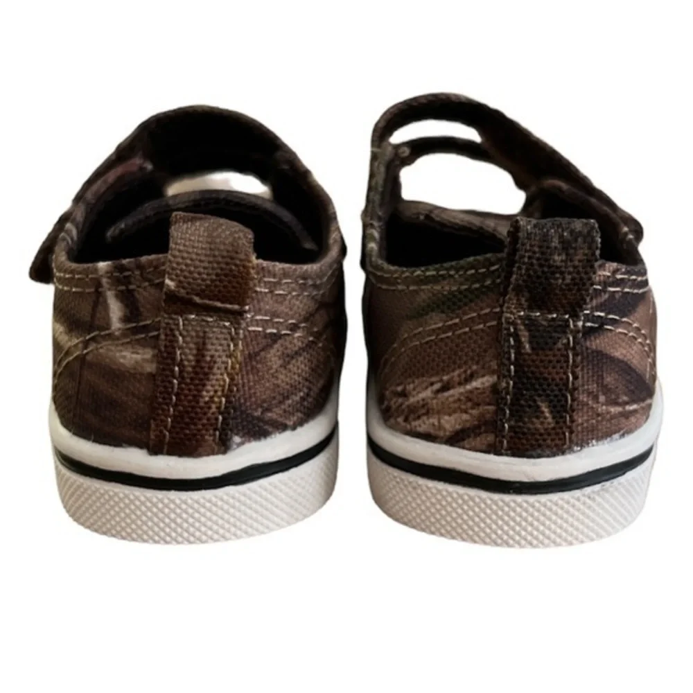 REALTREE‎ Baby Boy Camo Canvas Sneakers NWOT Sz. 2